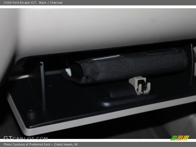 Black / Charcoal 2009 Ford Escape XLT