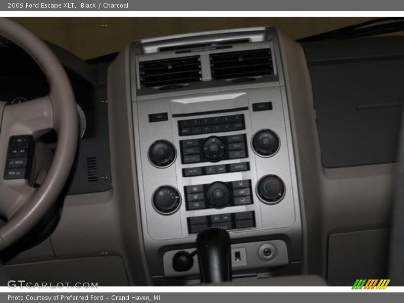 Black / Charcoal 2009 Ford Escape XLT