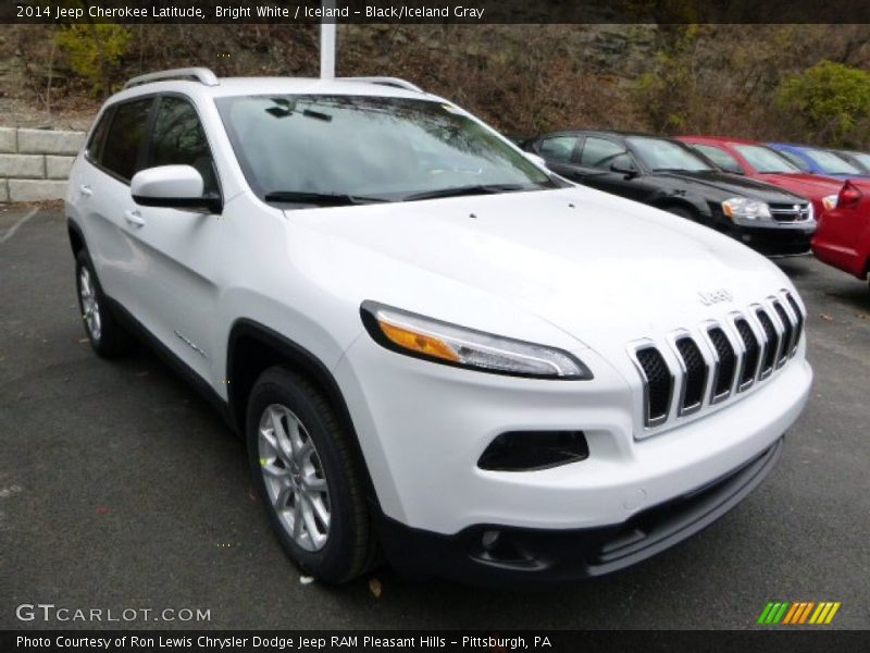 Front 3/4 View of 2014 Cherokee Latitude