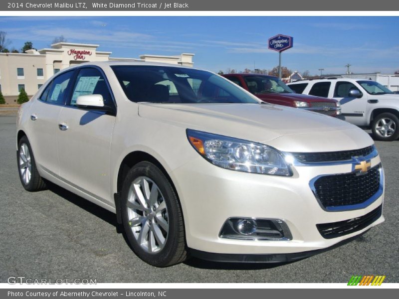 Front 3/4 View of 2014 Malibu LTZ