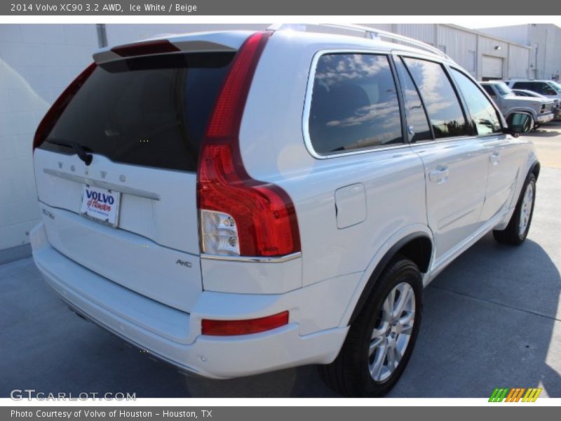 Ice White / Beige 2014 Volvo XC90 3.2 AWD