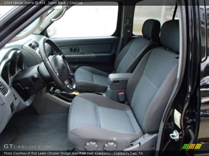 Super Black / Charcoal 2004 Nissan Xterra SE 4x4