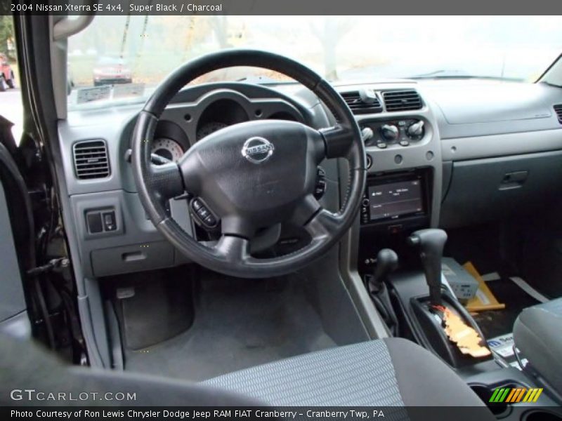 Super Black / Charcoal 2004 Nissan Xterra SE 4x4
