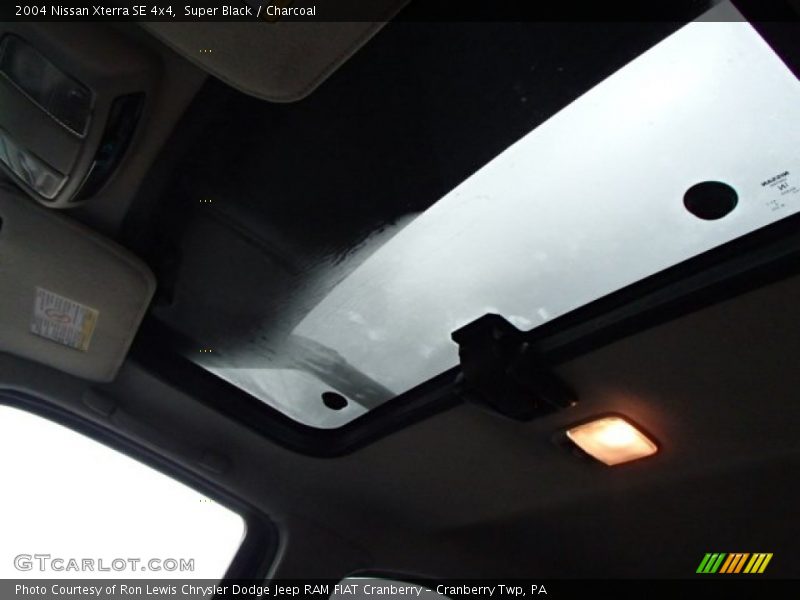 Super Black / Charcoal 2004 Nissan Xterra SE 4x4