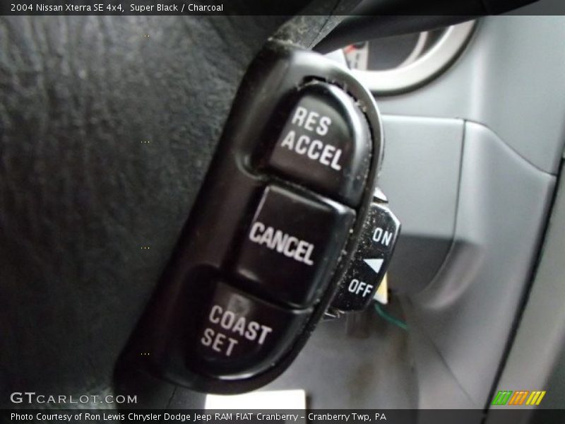 Super Black / Charcoal 2004 Nissan Xterra SE 4x4