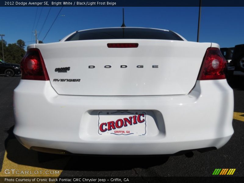 Bright White / Black/Light Frost Beige 2012 Dodge Avenger SE