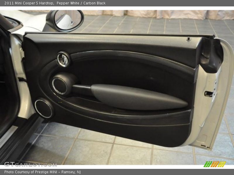 Pepper White / Carbon Black 2011 Mini Cooper S Hardtop