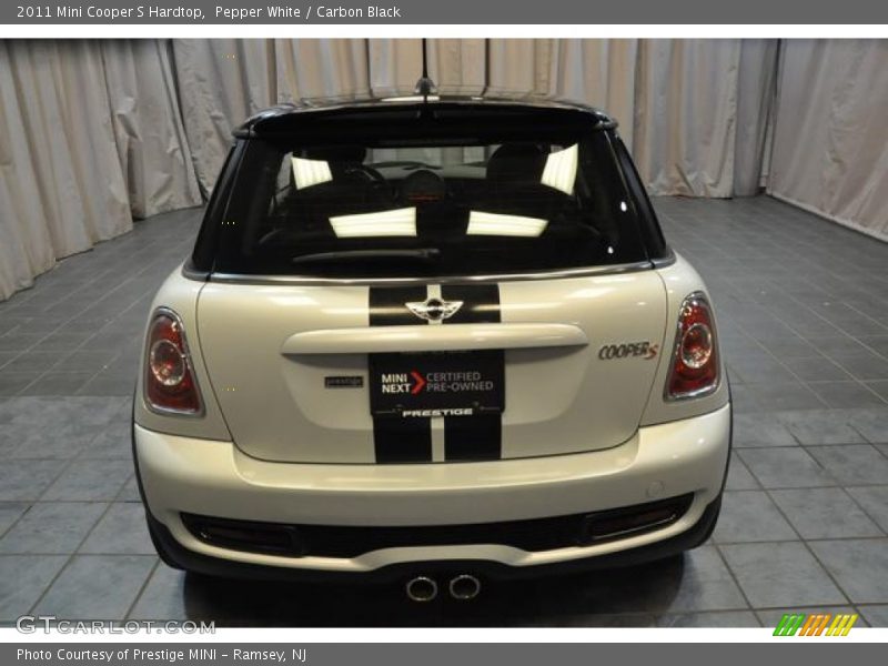 Pepper White / Carbon Black 2011 Mini Cooper S Hardtop