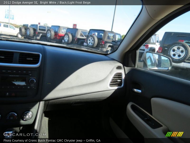 Bright White / Black/Light Frost Beige 2012 Dodge Avenger SE