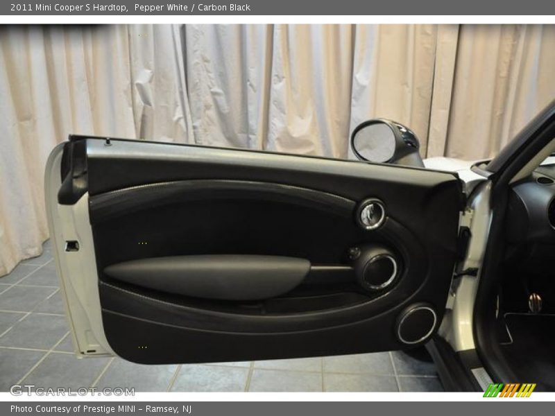 Pepper White / Carbon Black 2011 Mini Cooper S Hardtop