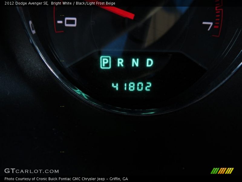 Bright White / Black/Light Frost Beige 2012 Dodge Avenger SE