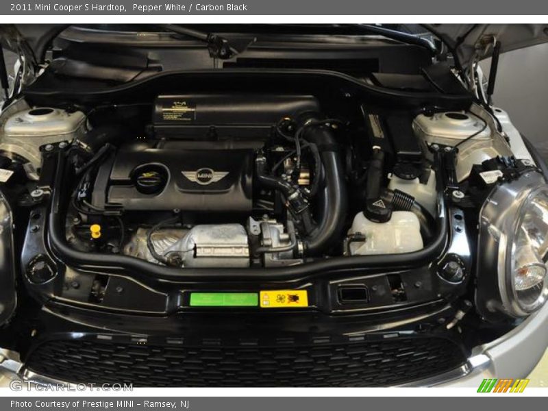 Pepper White / Carbon Black 2011 Mini Cooper S Hardtop