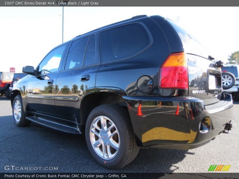 Onyx Black / Light Gray 2007 GMC Envoy Denali 4x4