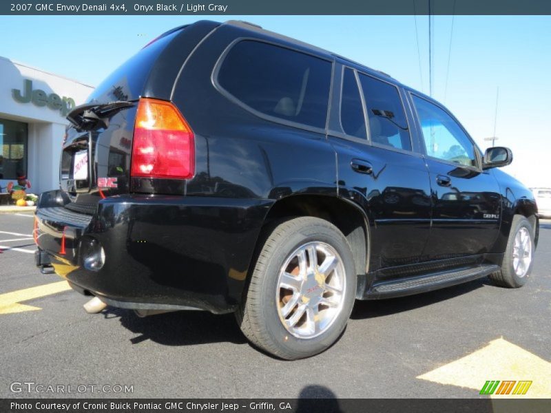 Onyx Black / Light Gray 2007 GMC Envoy Denali 4x4