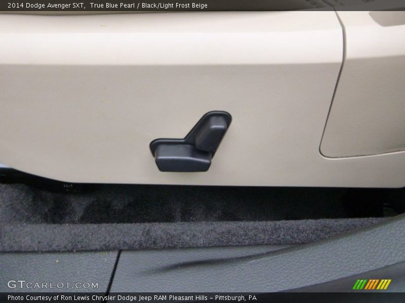 True Blue Pearl / Black/Light Frost Beige 2014 Dodge Avenger SXT