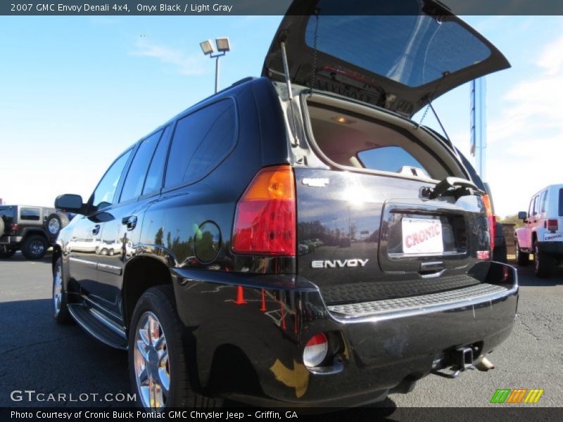 Onyx Black / Light Gray 2007 GMC Envoy Denali 4x4