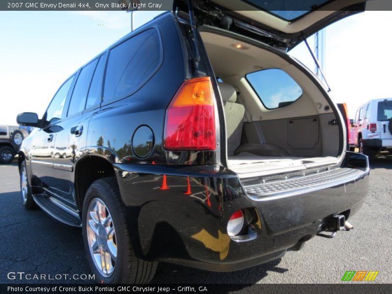 Onyx Black / Light Gray 2007 GMC Envoy Denali 4x4