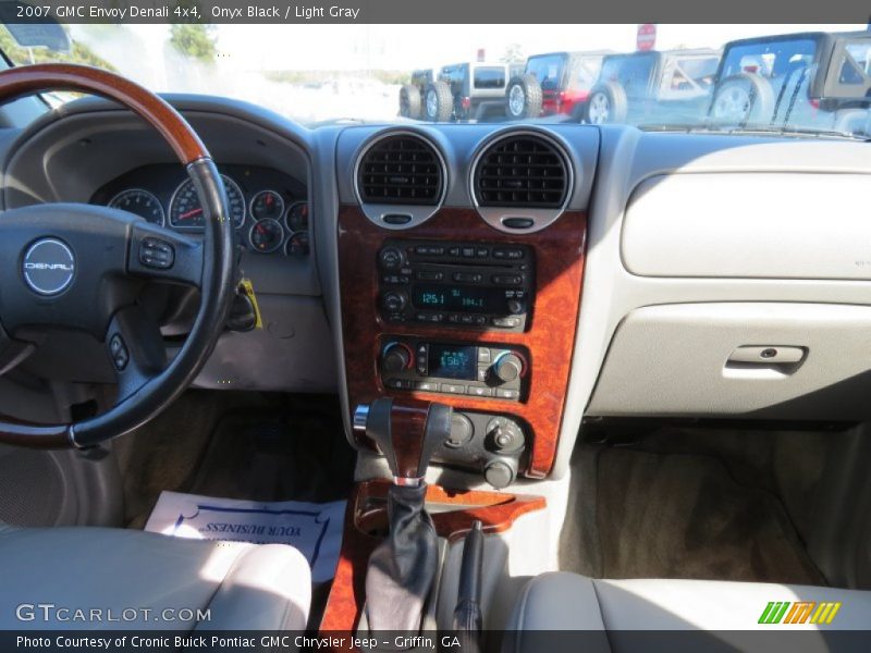 Onyx Black / Light Gray 2007 GMC Envoy Denali 4x4