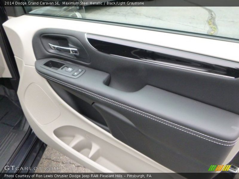 Maximum Steel Metallic / Black/Light Graystone 2014 Dodge Grand Caravan SE