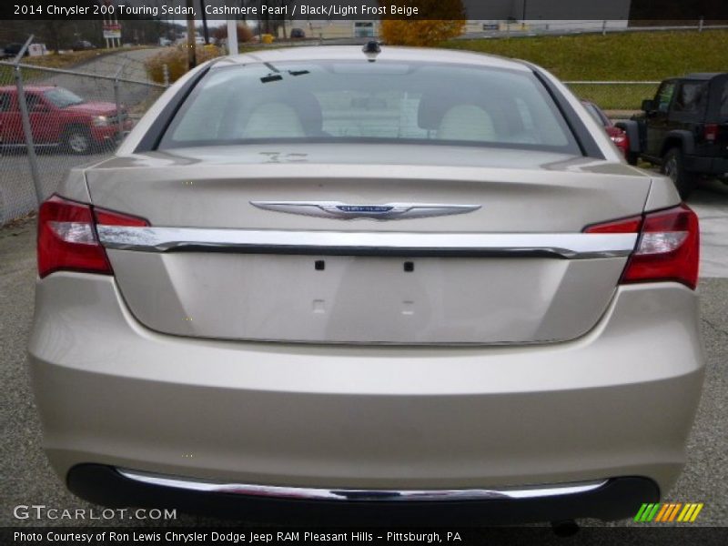 Cashmere Pearl / Black/Light Frost Beige 2014 Chrysler 200 Touring Sedan