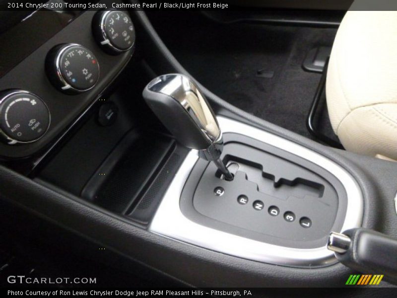 Cashmere Pearl / Black/Light Frost Beige 2014 Chrysler 200 Touring Sedan