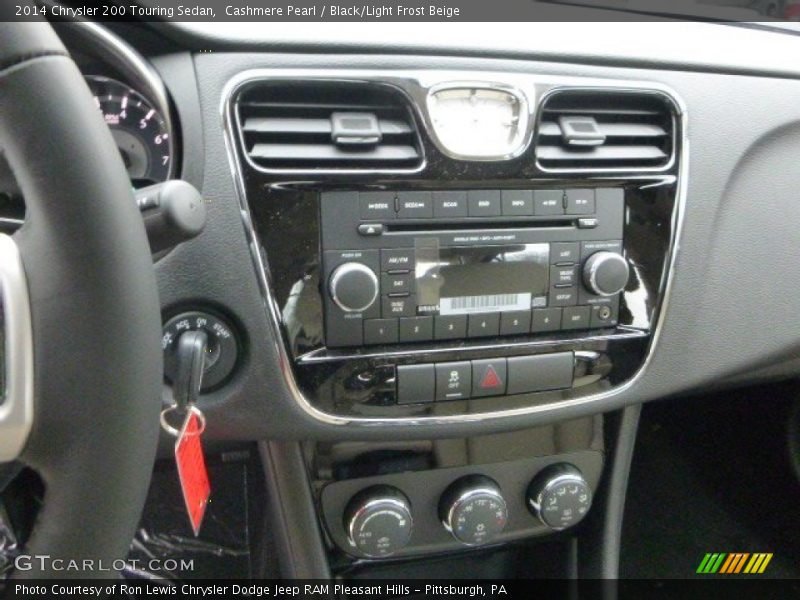 Cashmere Pearl / Black/Light Frost Beige 2014 Chrysler 200 Touring Sedan