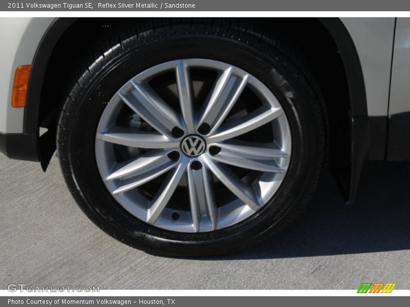 Reflex Silver Metallic / Sandstone 2011 Volkswagen Tiguan SE