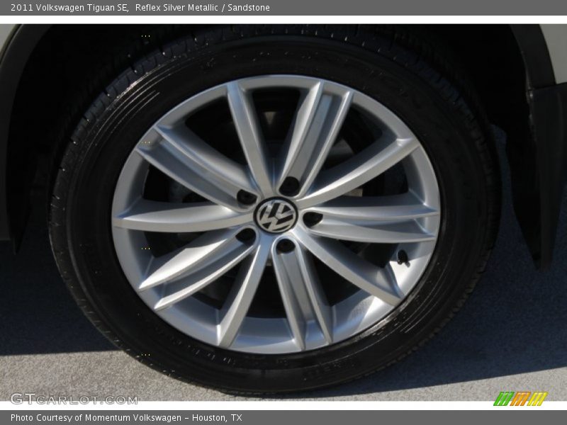 Reflex Silver Metallic / Sandstone 2011 Volkswagen Tiguan SE