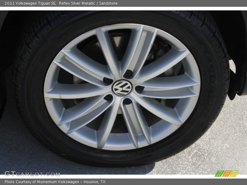 Reflex Silver Metallic / Sandstone 2011 Volkswagen Tiguan SE