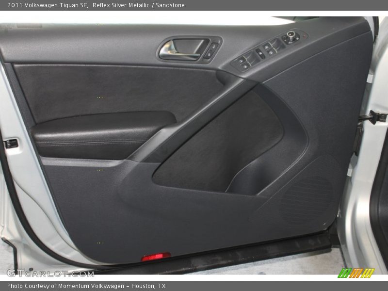 Reflex Silver Metallic / Sandstone 2011 Volkswagen Tiguan SE
