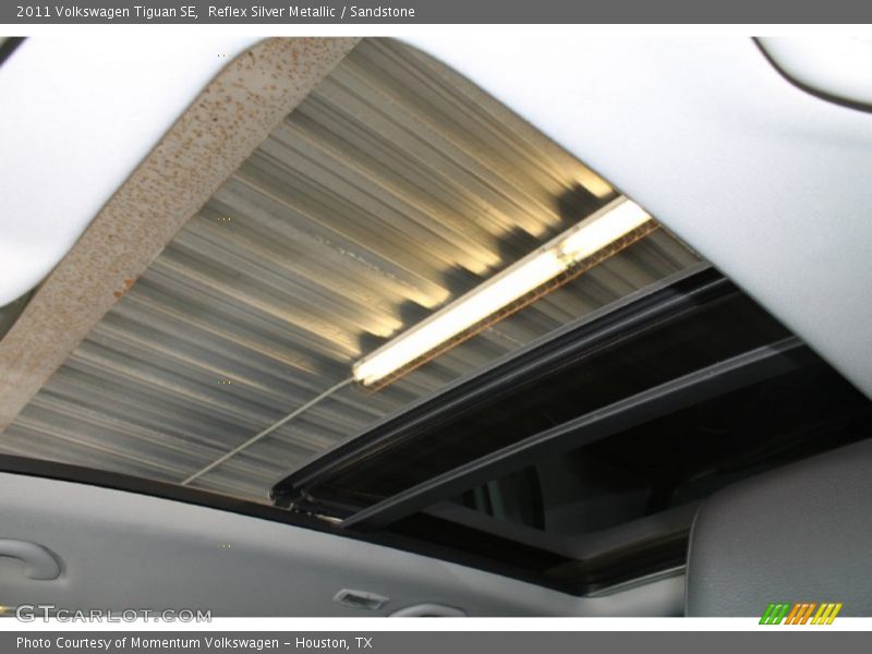 Reflex Silver Metallic / Sandstone 2011 Volkswagen Tiguan SE