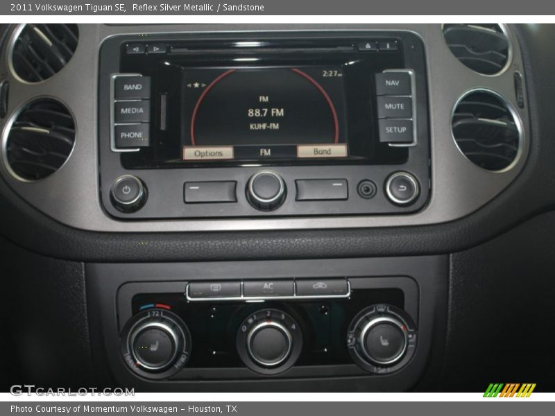 Reflex Silver Metallic / Sandstone 2011 Volkswagen Tiguan SE