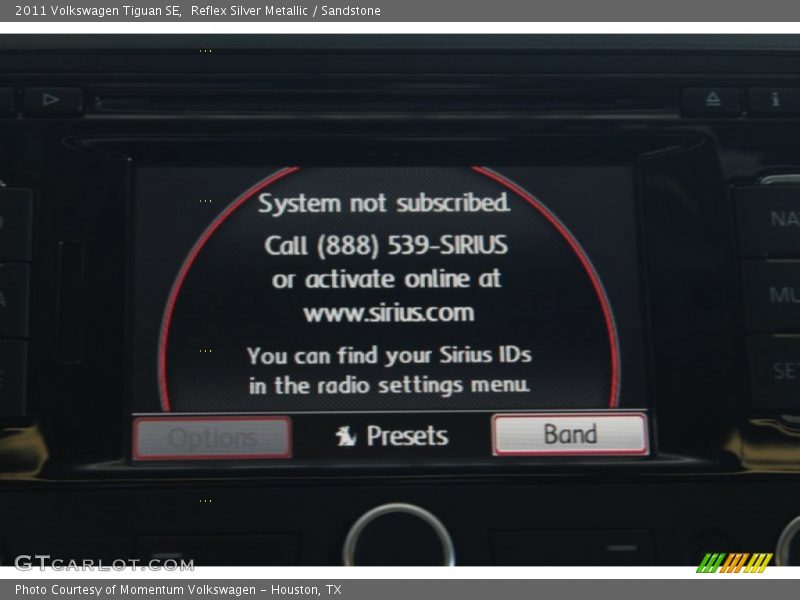Reflex Silver Metallic / Sandstone 2011 Volkswagen Tiguan SE