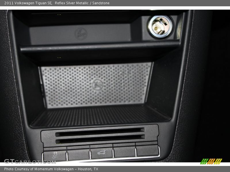 Reflex Silver Metallic / Sandstone 2011 Volkswagen Tiguan SE