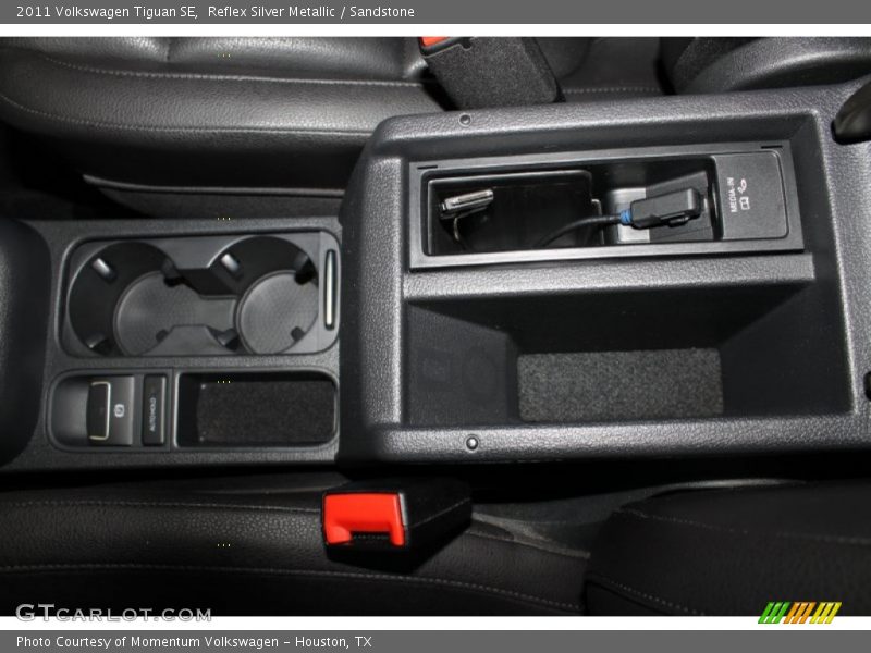 Reflex Silver Metallic / Sandstone 2011 Volkswagen Tiguan SE