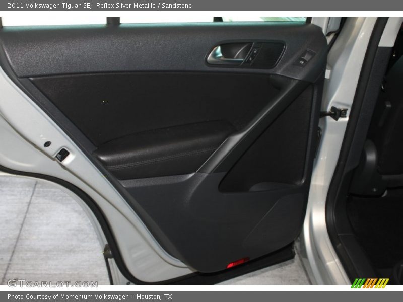 Reflex Silver Metallic / Sandstone 2011 Volkswagen Tiguan SE