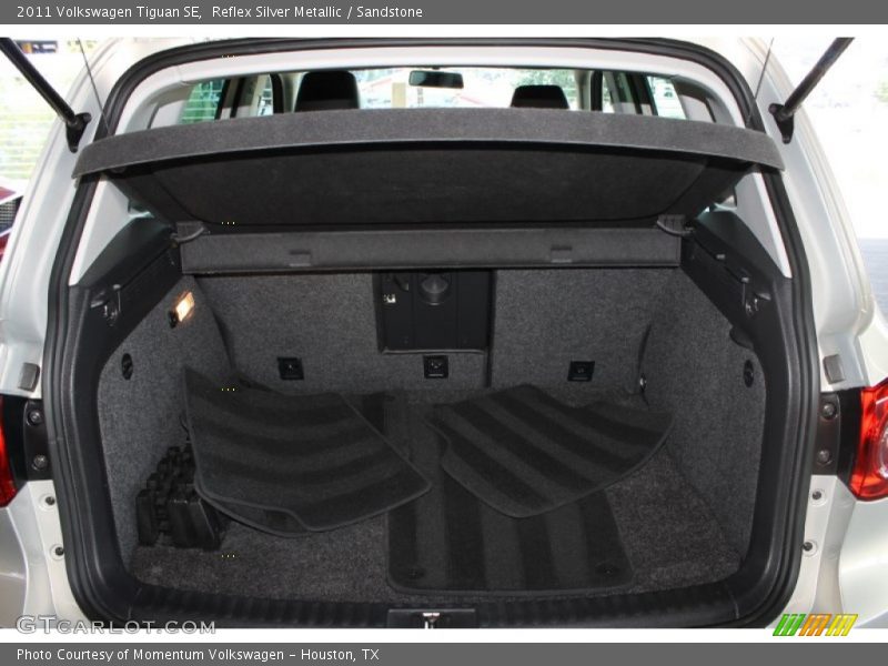 Reflex Silver Metallic / Sandstone 2011 Volkswagen Tiguan SE