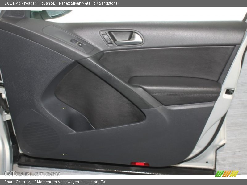 Reflex Silver Metallic / Sandstone 2011 Volkswagen Tiguan SE