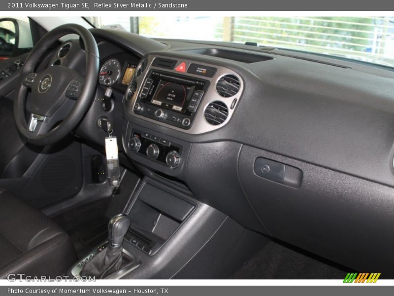 Reflex Silver Metallic / Sandstone 2011 Volkswagen Tiguan SE