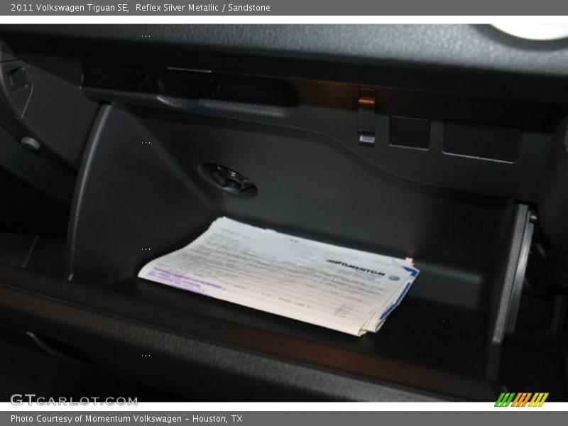 Reflex Silver Metallic / Sandstone 2011 Volkswagen Tiguan SE