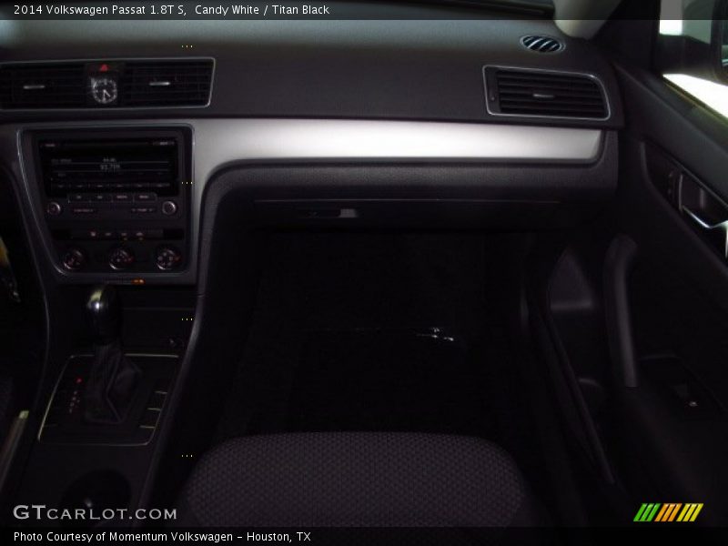 Candy White / Titan Black 2014 Volkswagen Passat 1.8T S
