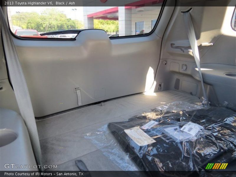 Black / Ash 2013 Toyota Highlander V6