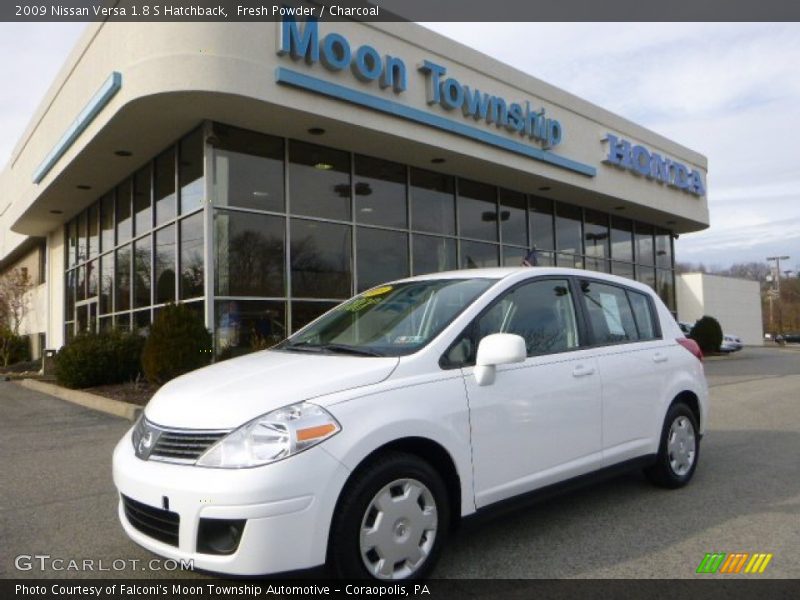 Fresh Powder / Charcoal 2009 Nissan Versa 1.8 S Hatchback