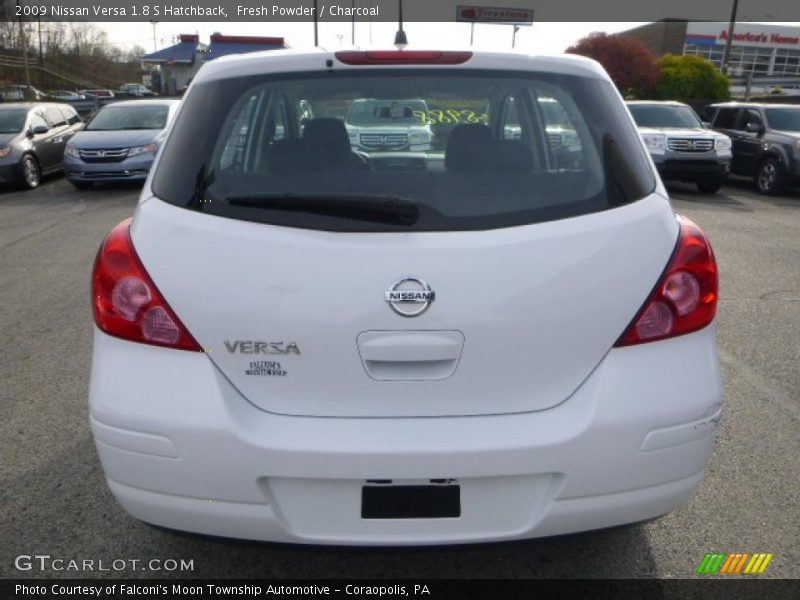 Fresh Powder / Charcoal 2009 Nissan Versa 1.8 S Hatchback