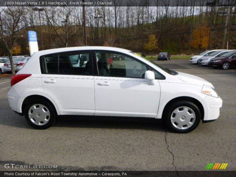Fresh Powder / Charcoal 2009 Nissan Versa 1.8 S Hatchback