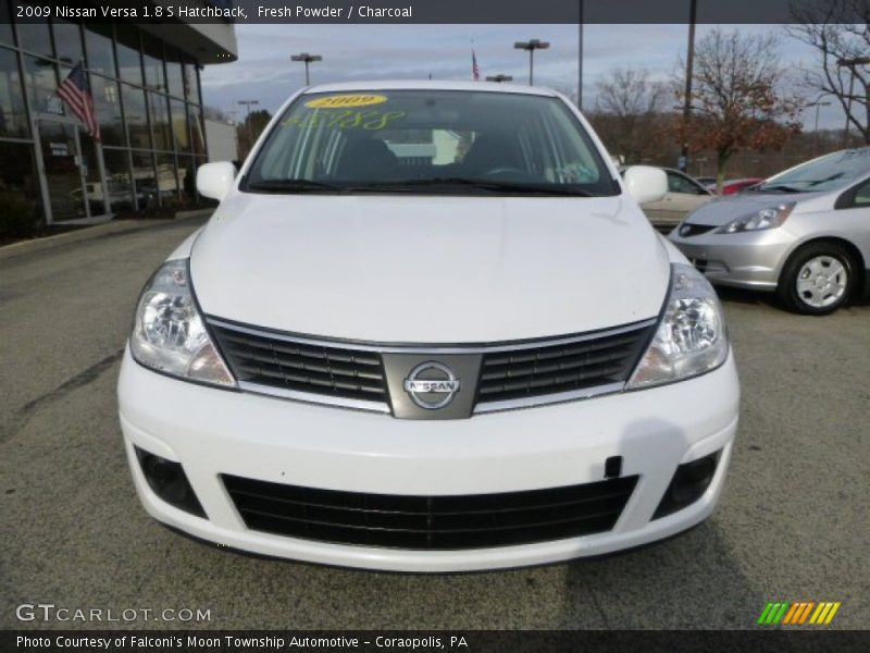 Fresh Powder / Charcoal 2009 Nissan Versa 1.8 S Hatchback