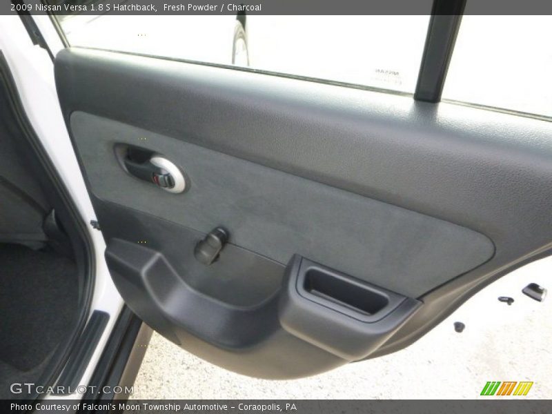 Fresh Powder / Charcoal 2009 Nissan Versa 1.8 S Hatchback