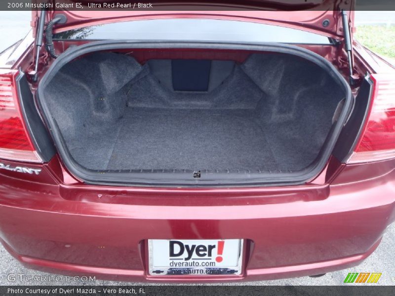Ultra Red Pearl / Black 2006 Mitsubishi Galant ES