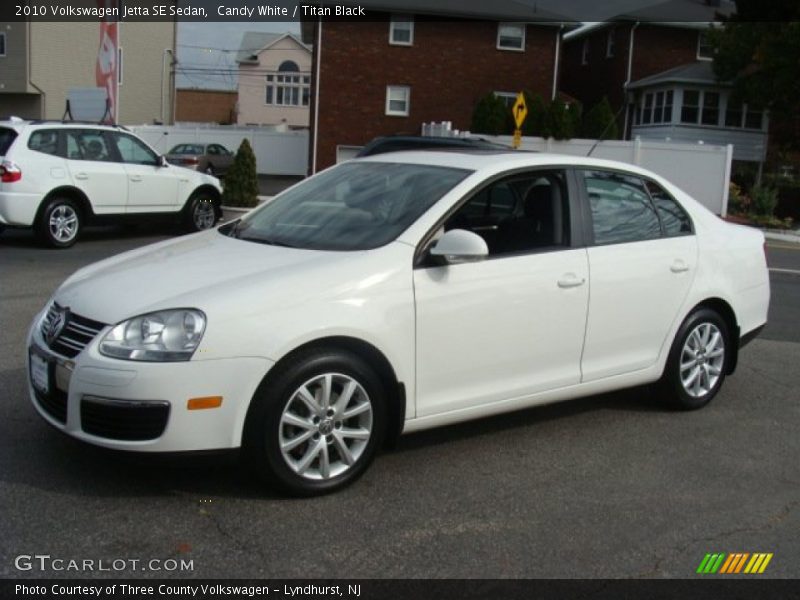 Candy White / Titan Black 2010 Volkswagen Jetta SE Sedan