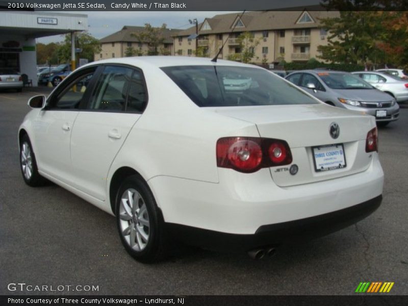 Candy White / Titan Black 2010 Volkswagen Jetta SE Sedan